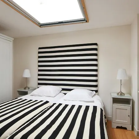 Apartman Cozy Flat Close To Stations And Old - Welkeys