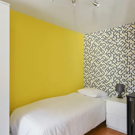 Apartman Cozy Flat Close To Stations And Old - Welkeys *